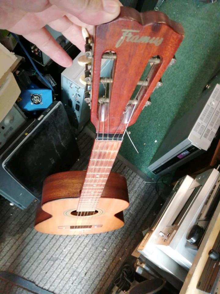 FRAMUS "Built in the heart of the Bavaria! Gitarre!!