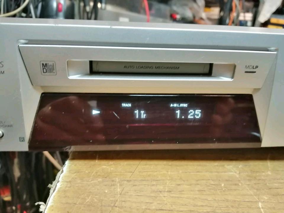 SONY MDS-JE480, MiniDisc-Deck, etwas DEFEKT!!