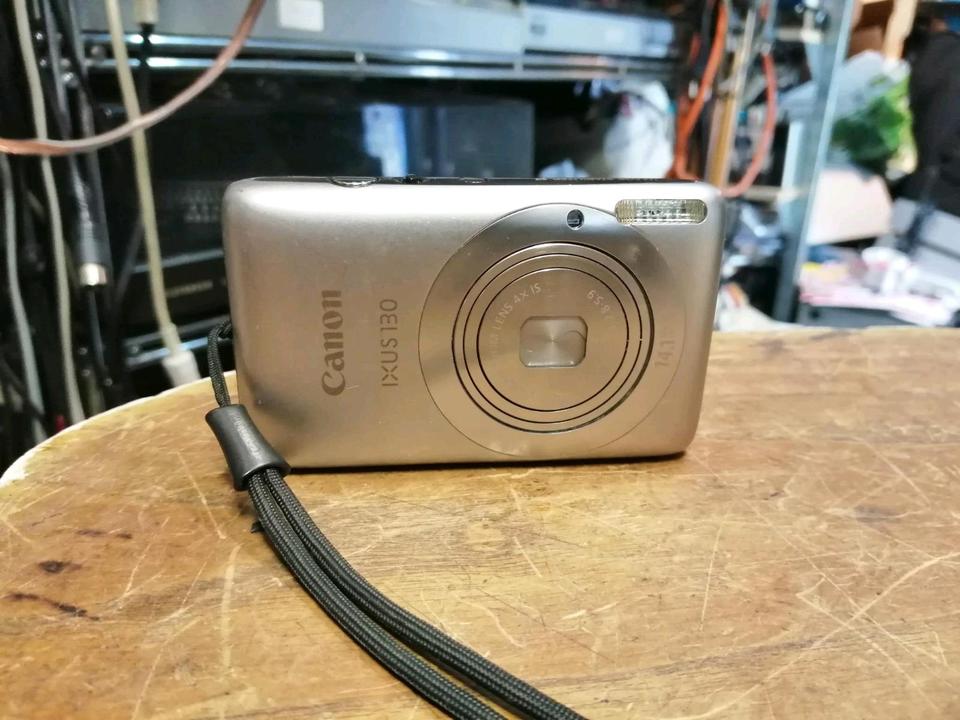 CANON IXUS 130, Digital-Kamera mit Zubehör!! guter Zustand!!!