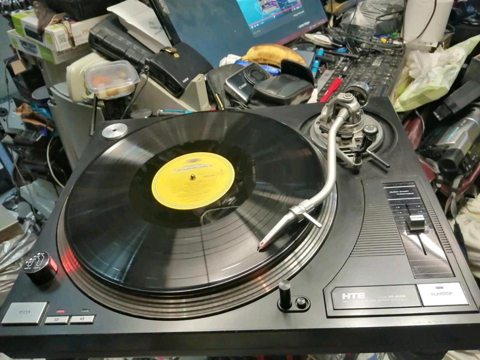 HTE Model HT-910Q, Plattenspieler + ORTOFON Nadelsystem!!