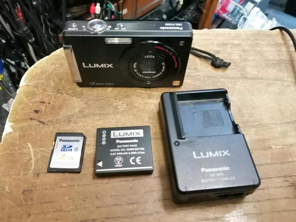 PANASONIC LUMIX DMC-FX550, Digital-Kamera mit Zubehör!!