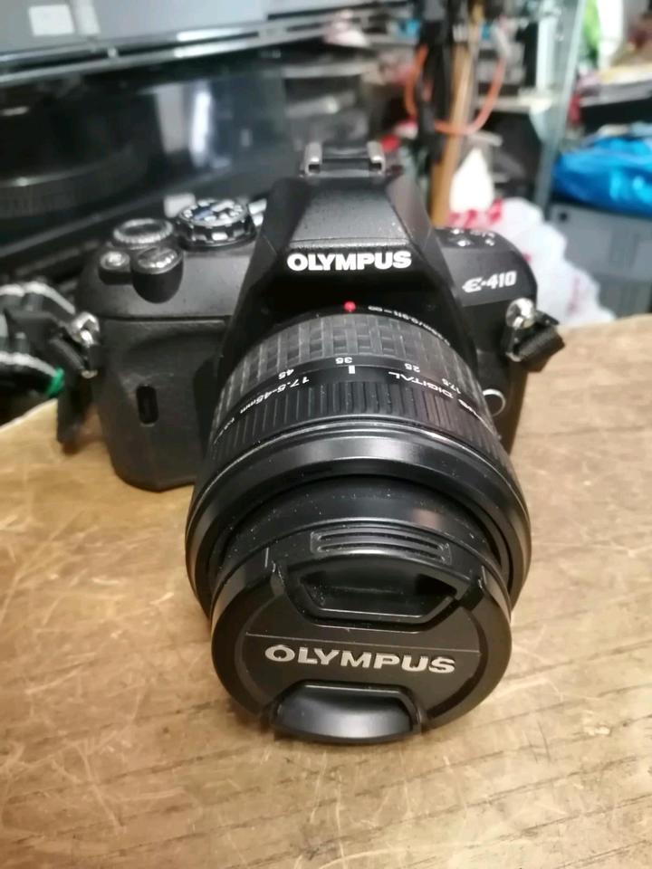 OLYMPUS E-410 + OLYMPUS Zuiko Objektiv, mit Zubehör!!!