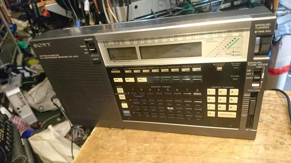 SONY ICF-2010, PLL Synthesized Receiver/Radio