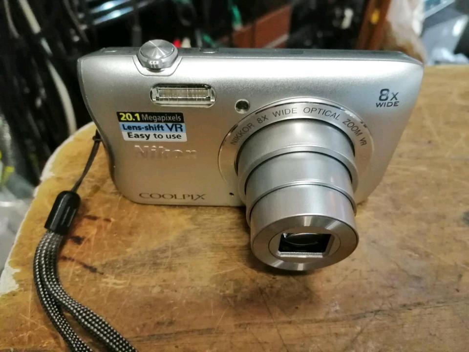 NIKON COOLPIX S3700, Digital-Kamera mit Zubehör, guter Zustand!!