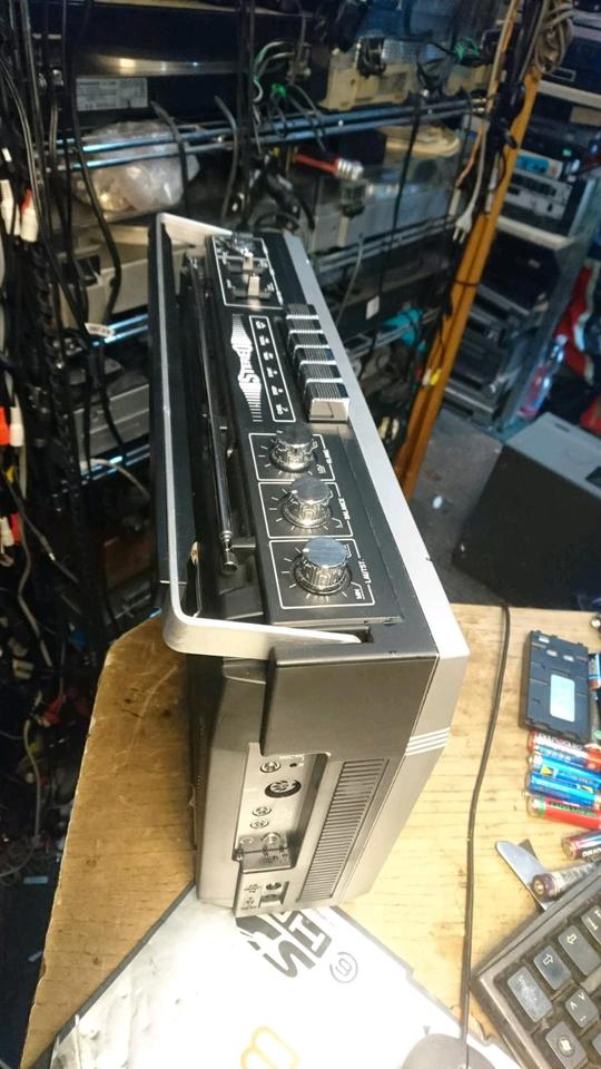 PLANET SSR-4083, 4-Band Stereo Radio, guter Zustand!!