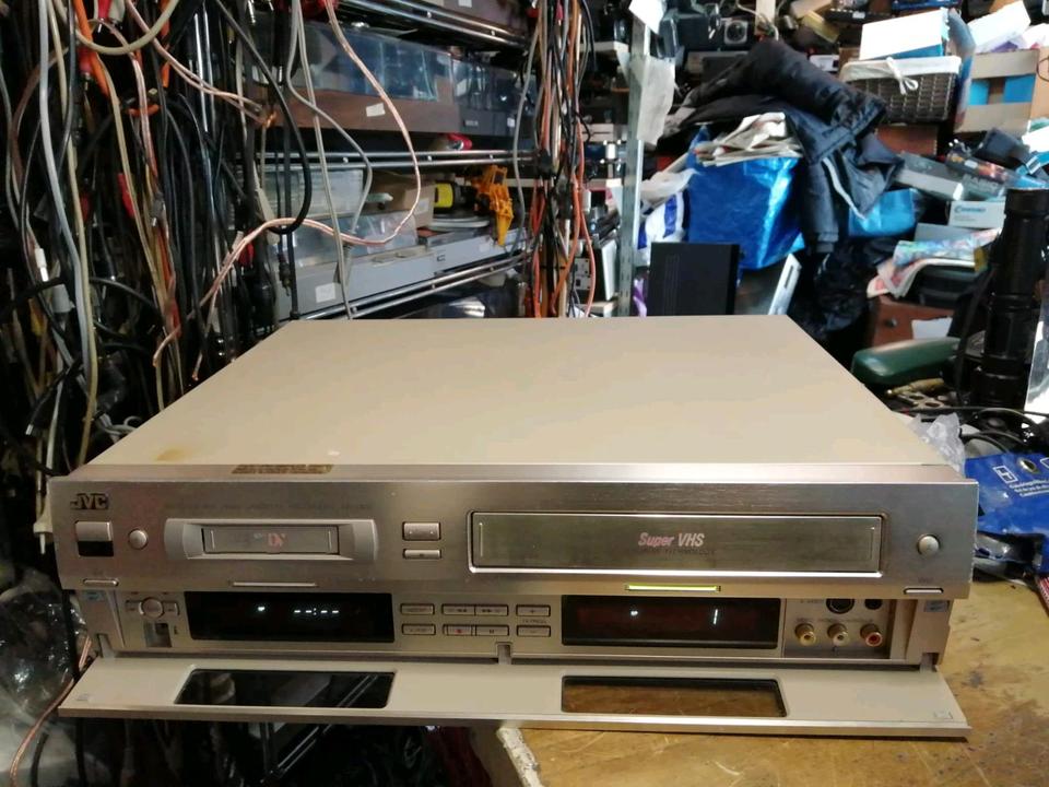 JVC HR-DVS1EU, -VHS-Recorder + Mini-DV-Recorder, etwas DEFEKT!