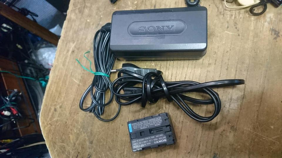 SONY DCR-TRV15E, MiniDV-Videocamera mit Zubehör!!