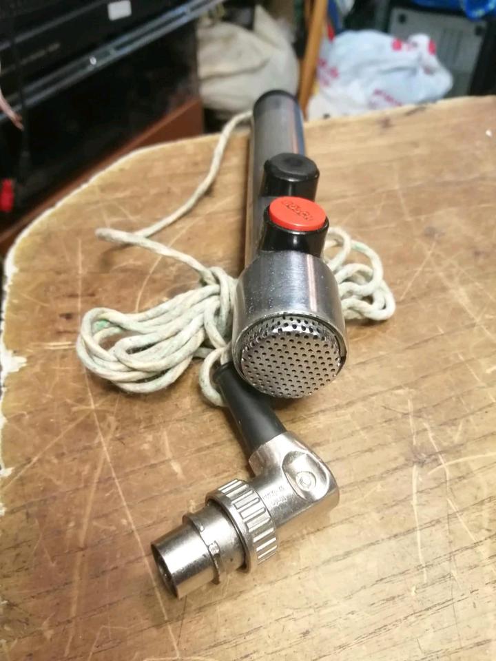 PEIKER TM 110 TFR Mikrofon mit Halterung!!