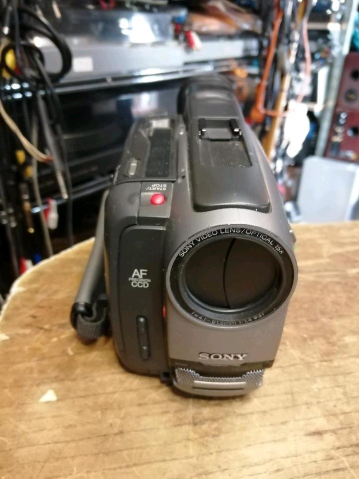 SONY CCD-TRV91E, Videocamera Hi8 +Video8, mit Zubehör!!