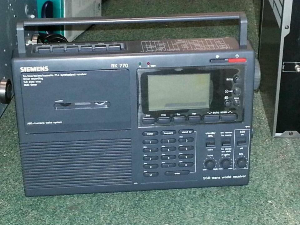 SIEMENS RK-770 G6 II; Radio-Cassetten-Recorder, etwas DEFEKT!