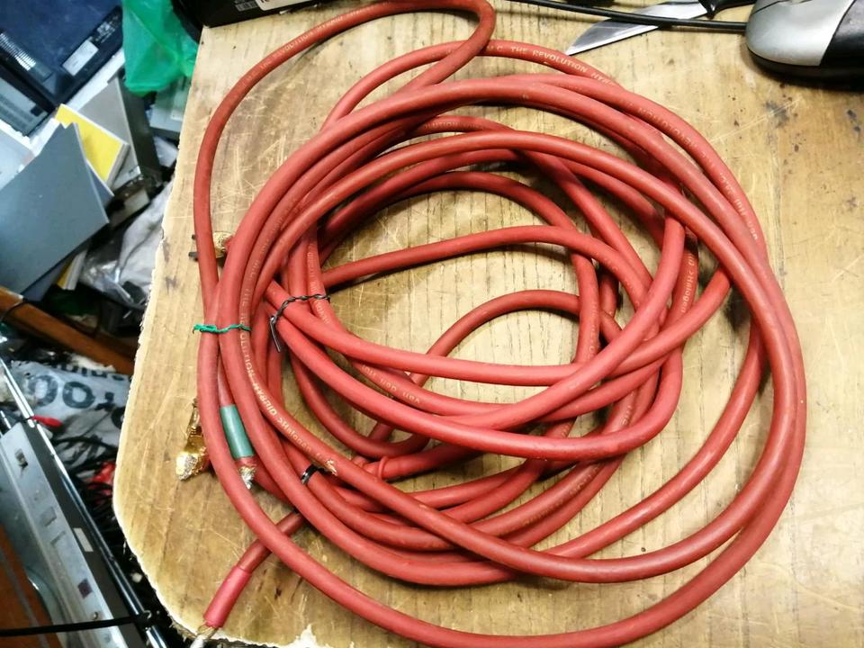 Anzeige3 Kabel VAN den HUI m.c. the revolution Hybrid Halogen free