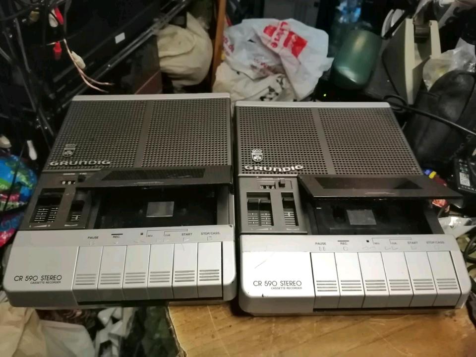 2 GRUNDIG CR590, Cassetten-Recorder, etwas DEFEKT!!!