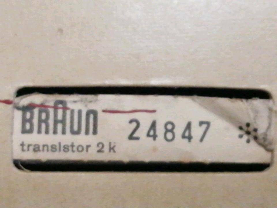 BRAUN Transistor 2,Radio, weiß, DEFEKT!!!