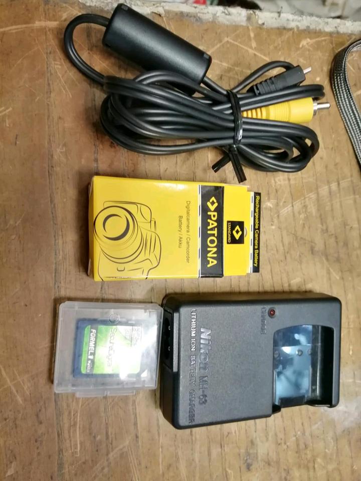 NIKON COOLPIX S2550, Digital-Kamera mit Zubehör!!!