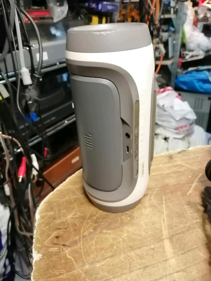 JBL IC:6132A-JBL CHARGE, Bluetooth-Lautsprecher, guter Zustand!!!