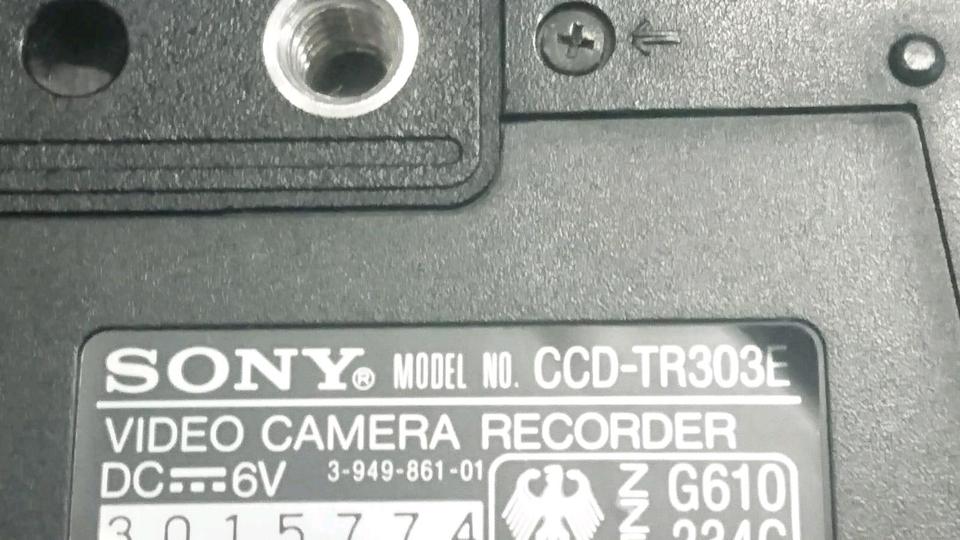 SONY CCD-TR303E, Videocamera Video 8, mit Zubehör!!