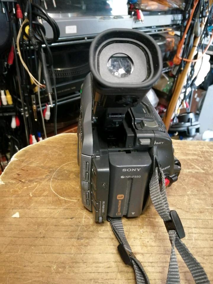 SONY CCD-TRV91E, Videocamera Hi8 +Video8, mit Zubehör!!