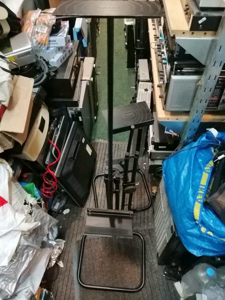 2 MAJA Boxen-Ständer, guter Zustand!!