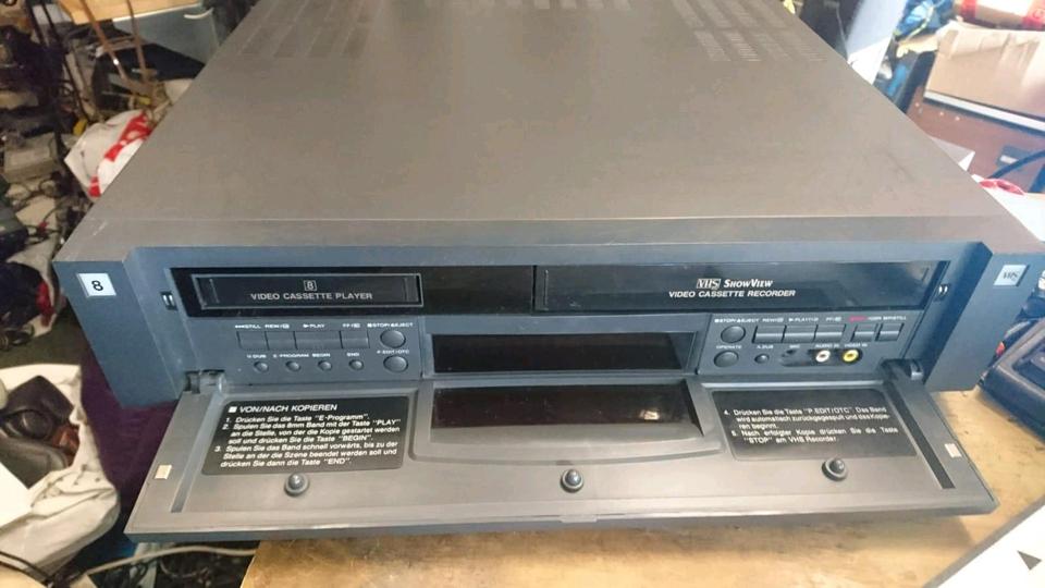 UNIVERSUM VRP 4346, Doppeldeck-Videorecorder, Video 8+Hi8, DEFEKT