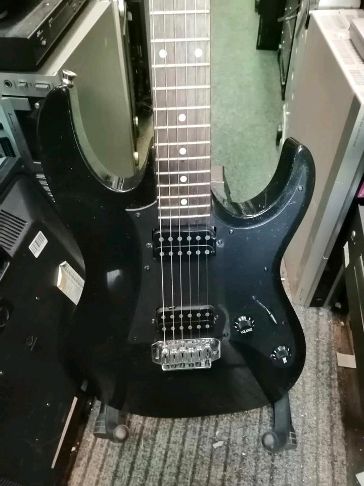 IBANEZ GIO, E-Gitarre, made in China, guter Zustand!!