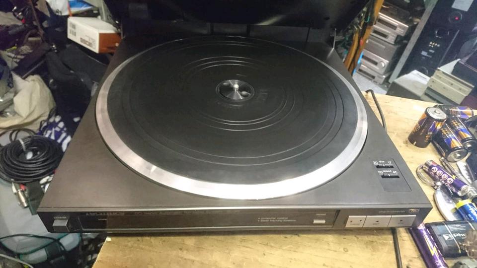 TECHNICS SL-J11 Plattenspieler +TECHNICS P30S Nadelsystem!