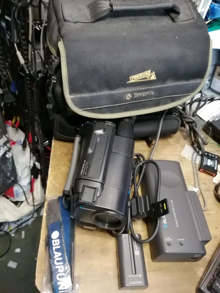 BLAUPUNKT CC-867, Videocamera Hi8 und Video 8, mit Zubehör!!!