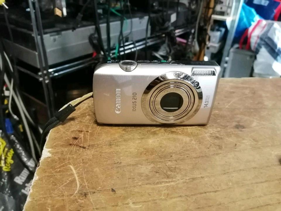 CANON IXUS 210, Digital-Kamera mit Zubehör!! guter Zustand!!