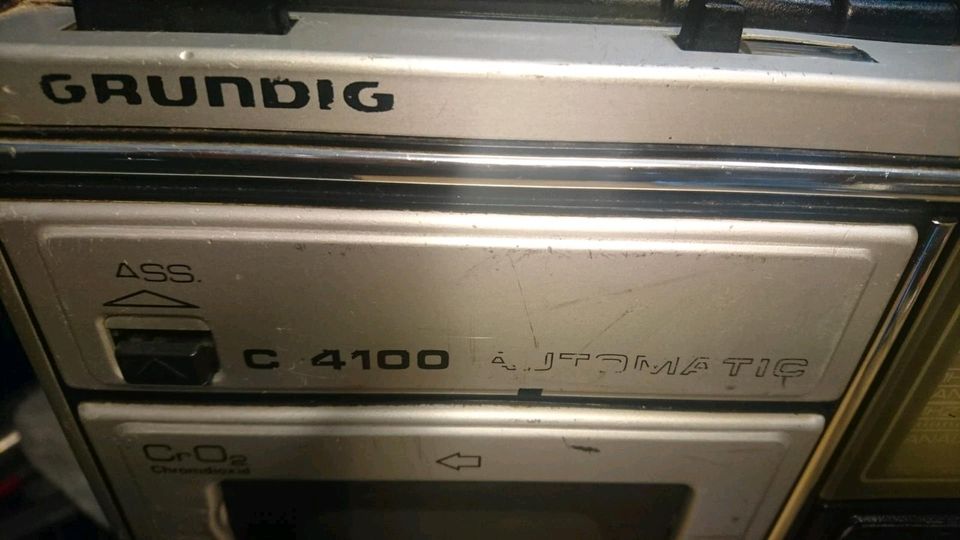 GRUNDIG C4100 automatic, Radio-Cassetten-Recorder, etwas DEFEKT!!