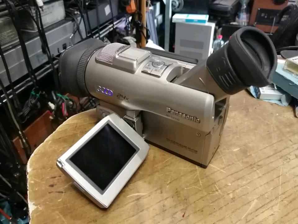 PANASONIC NV-DX100EG, MiniDV-Videocamera mit Zubehör!!!