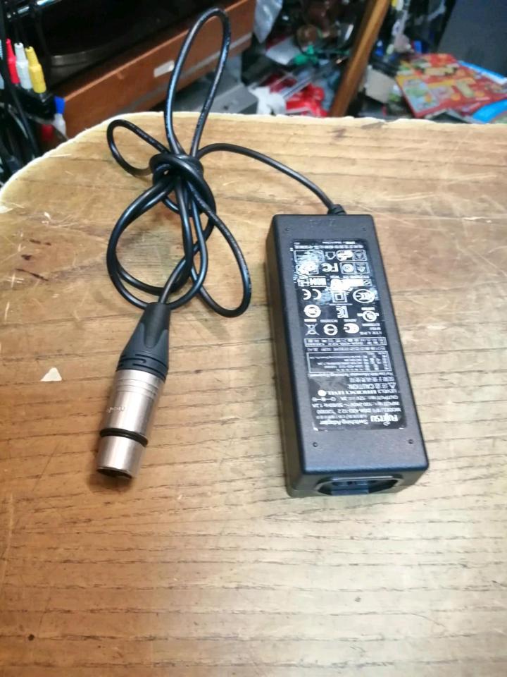SONY LMD-9050, LCD-Monitor mit Adapter!!