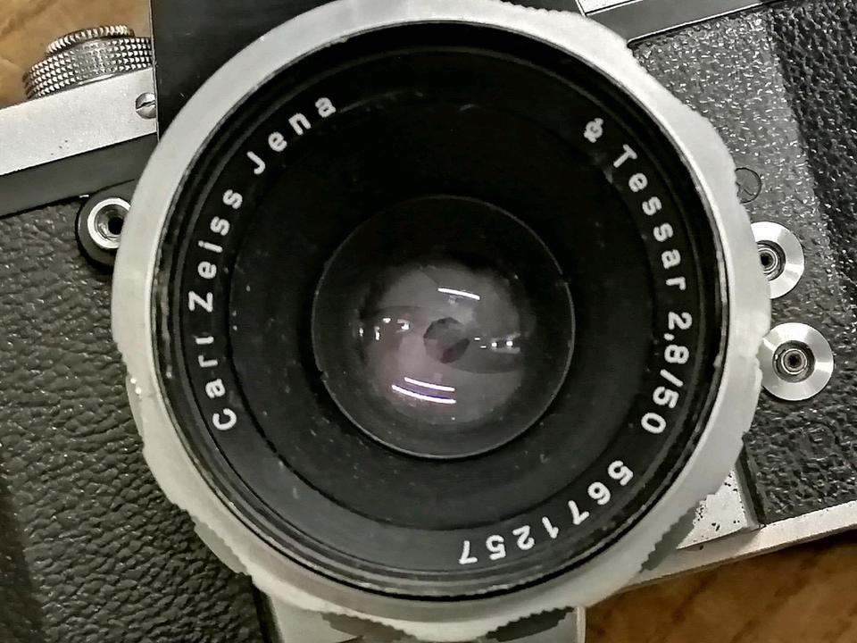 PRAKTICA IVKV, Analog-Kamera he TESSAR Objektiv, guter Zustand!!