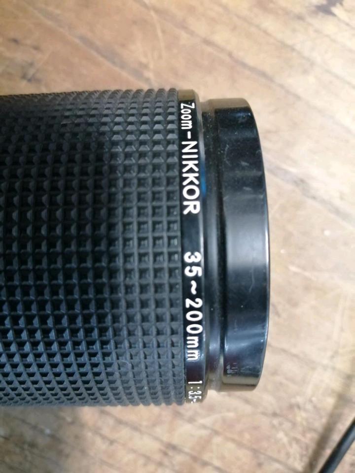 NIKON FM2 Analog-Kamera + ZOOM NIKKOR 35~200 mm Objektiv!!