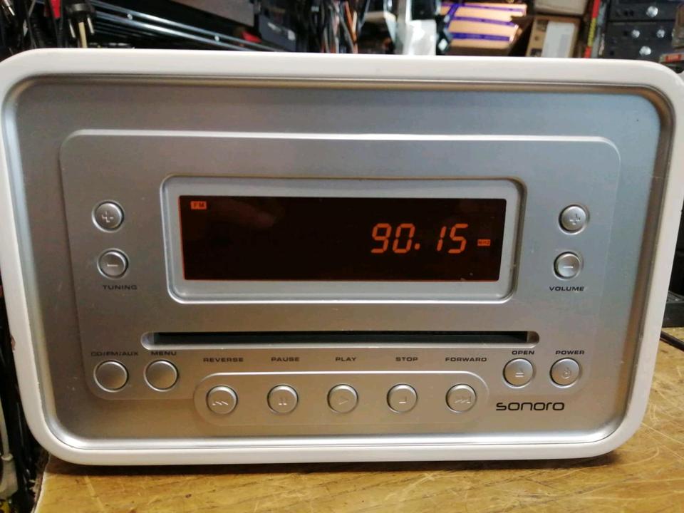 SONORO No.: AU-1100 cubo CD-Radio, etwas DEFEKT!!!