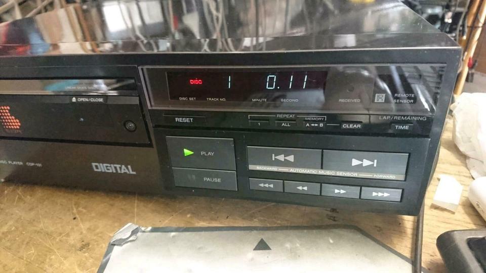 SONY CDP-101, CD-Player OHNE Fernbedienung, etwas DEFEKT!!