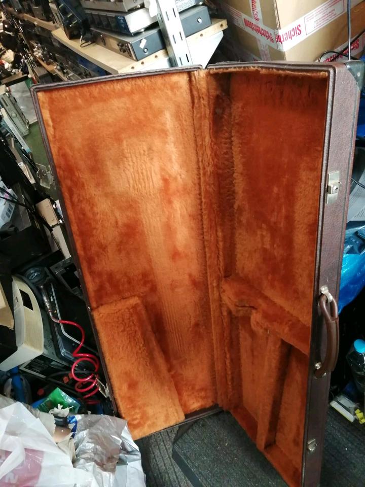 FENDER-KOFFER, guter Zustand! OHNE Schlüssel!!!