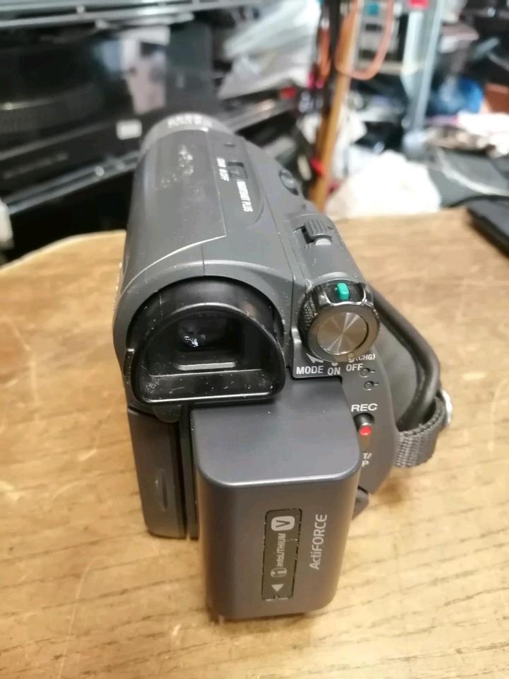 SONY DCR-HC37E, MiniDV-Videocamera mit Zubehör!!!