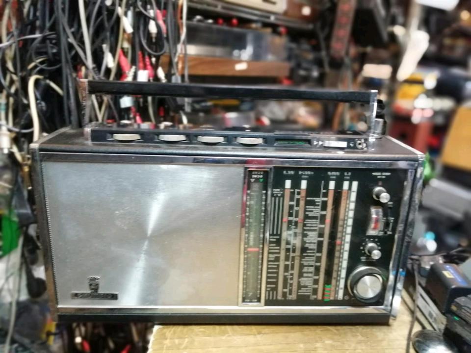 GRUNDIG SATELLIT AMATEUR, Radio!!!