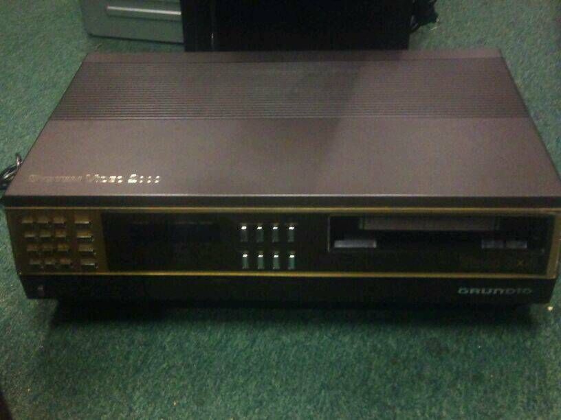 Videorecorder GRUNDIG Video 2000, 2x4, DEFEKT!!