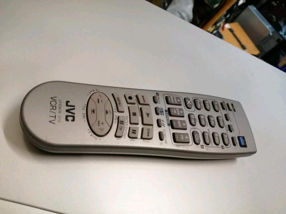 JVC HR-S6850EU, Videorecorder mit Original-Fernbedienung!!