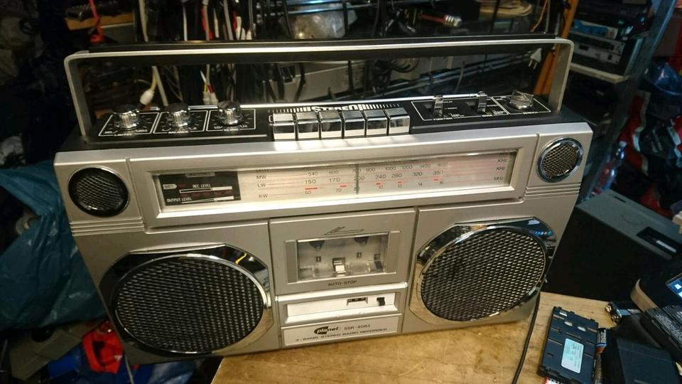PLANET SSR-4083, 4-Band Stereo Radio, guter Zustand!!