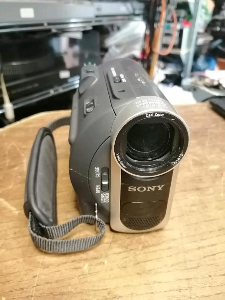 SONY DCR-HC37E, MiniDV-Videocamera mit Zubehör!!!