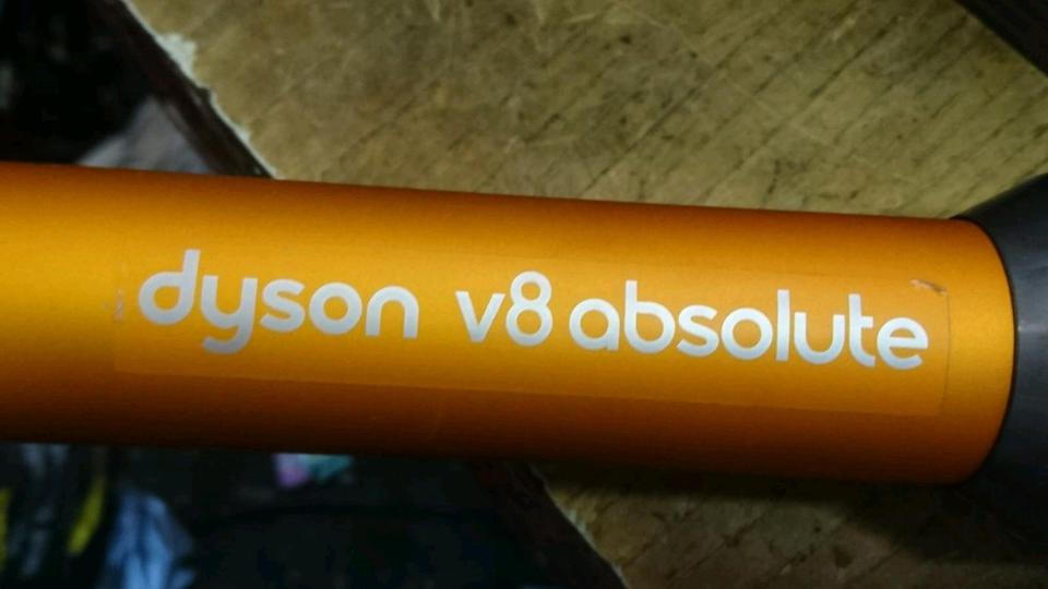 DYSON V8 absolute, Akku-Staubsauger mit Zubehör!!