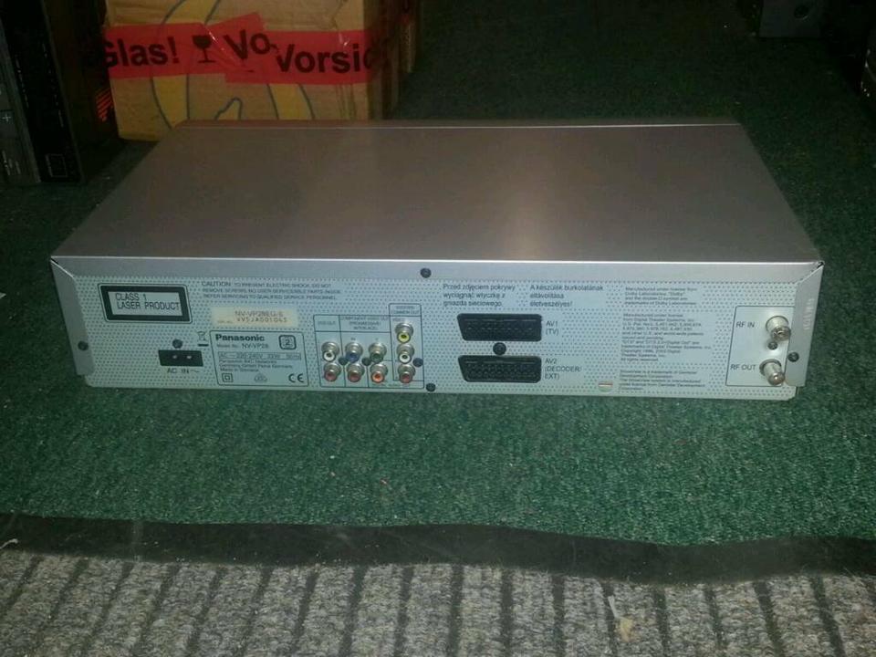 PANASONIC NV-VP28; DVD-Player/Videocassetten-Recorder,toll