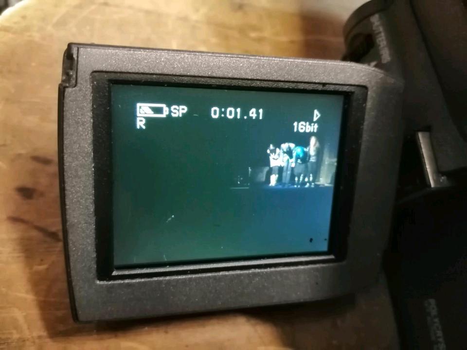 PANASONIC AG-EZ35E MiniDV-Videocamera mit Zubehör!!