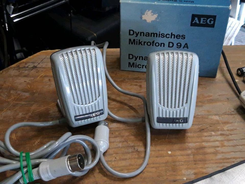 2 AEG D9A Tischmikrofone, 1x neu und 1x gebraucht, 3polig