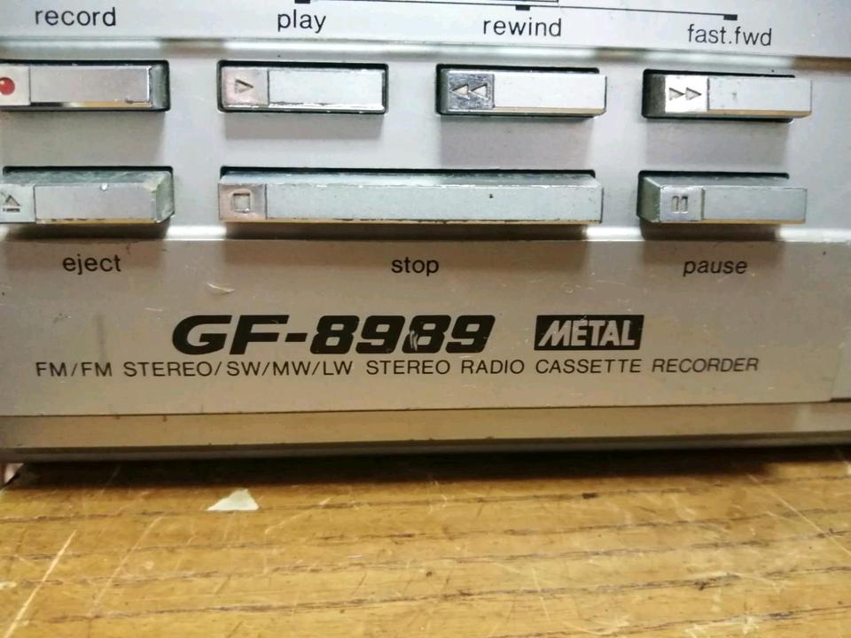 SHARP GF-8989, Radio-Cassetten-Recorder, etwas DEFEKT!!