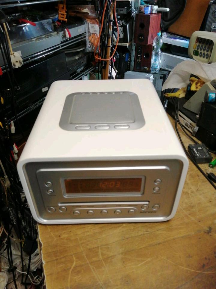 SONORO No.: AU-1100 cubo CD-Radio, etwas DEFEKT!!!