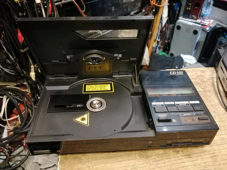 GRUNDIG CD 500 prisma, CD-Player, guter Zustand!!
