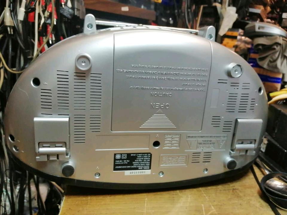 NAXA DVD-Video 2240 (Radio/DVD/CD), etwas DEFEKT!!