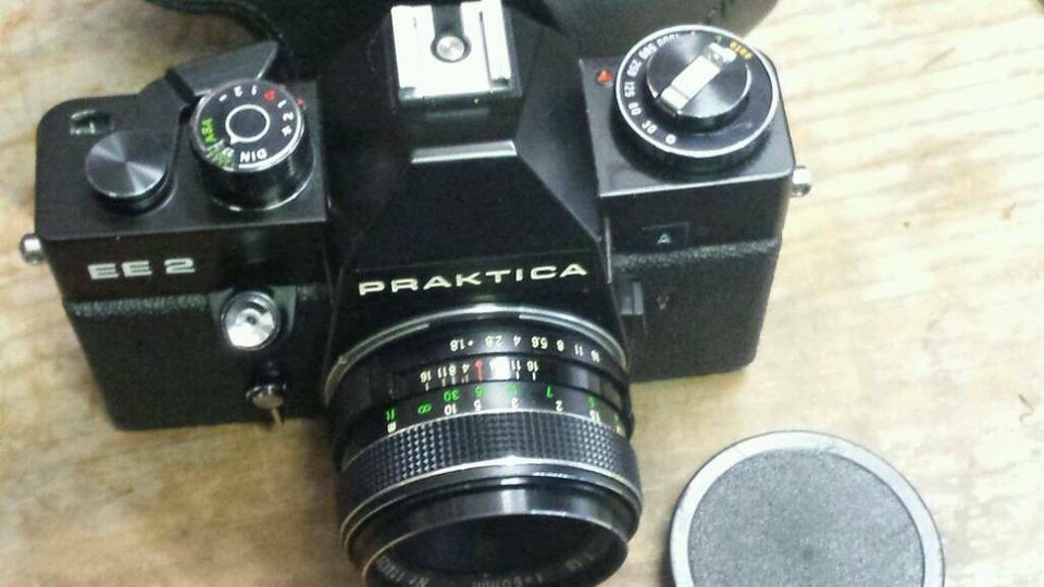 PRAKTICA EE2; Analog-Camera + Objektiv PORST Color Reflex